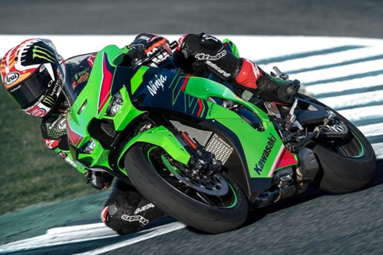 Kawasaki Ninja ZX-4R 2024 chega ao Brasil com 0 a 100 km/h em 3,2
